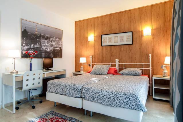 Acomodação com café da manhã  Casa Puerto Banus *